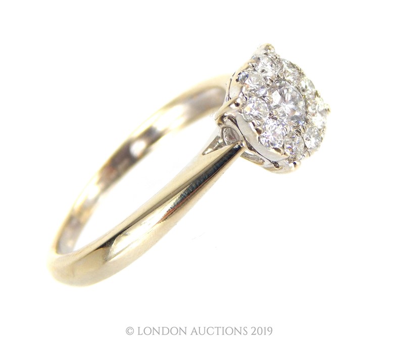 A 14 Carat White Gold Diamond Ring. - Image 3 of 4