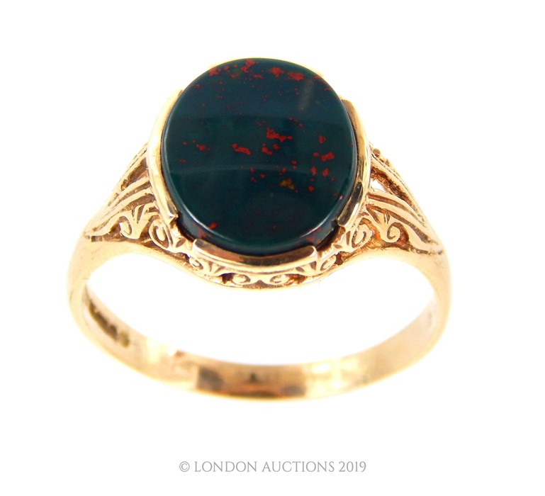 A Vintage 9 Carat Gold Mens Blood Stone Ring.