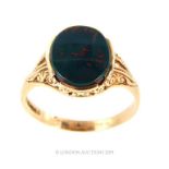 A Vintage 9 Carat Gold Mens Blood Stone Ring.