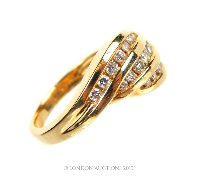 A 14 Carat Gold Diamond Ring. - Image 3 of 4