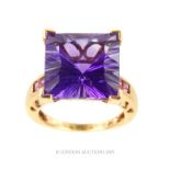 A Vintage 9 carat Gold Amethyst Ring.