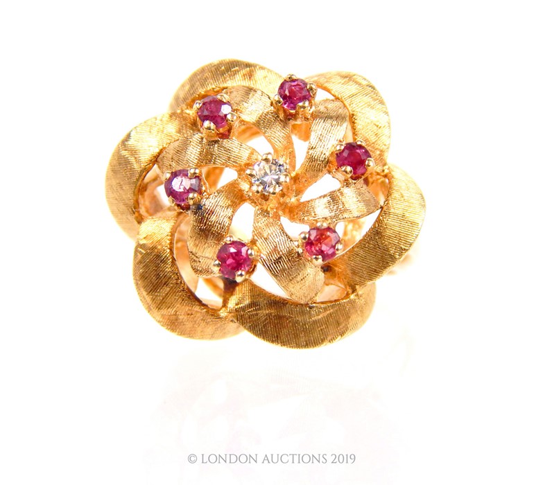 A 14 Carat Gold designer Ring. - Image 2 of 4