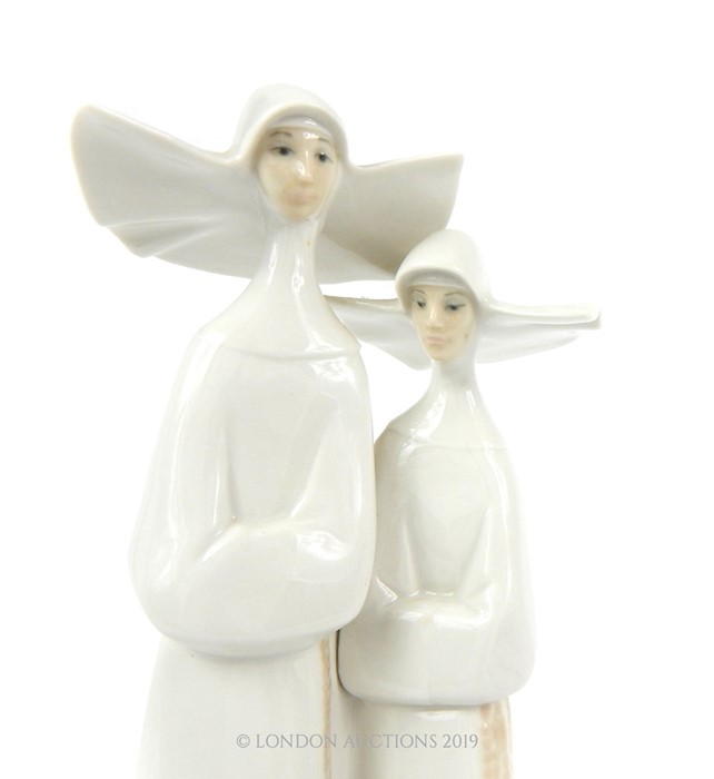 A LLadro Ceramic Statuette Depicting A Pair Of Nuns. - Image 2 of 3