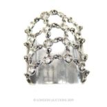 An 18 Carat Chain Link Ring