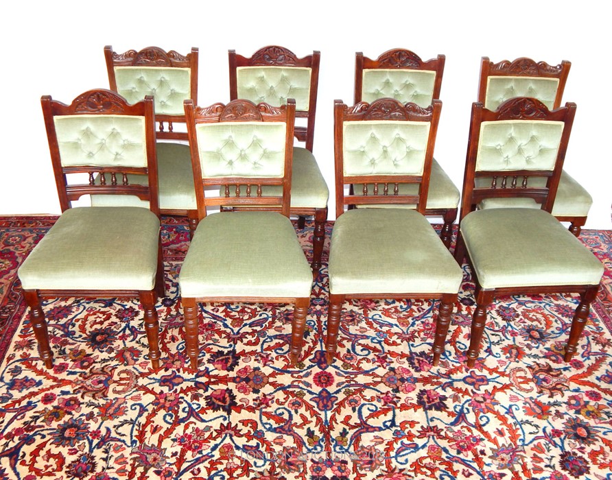 A SET OF EIGHT 19TH CENTURY/EDWARDIAN DINING CHAIRS.