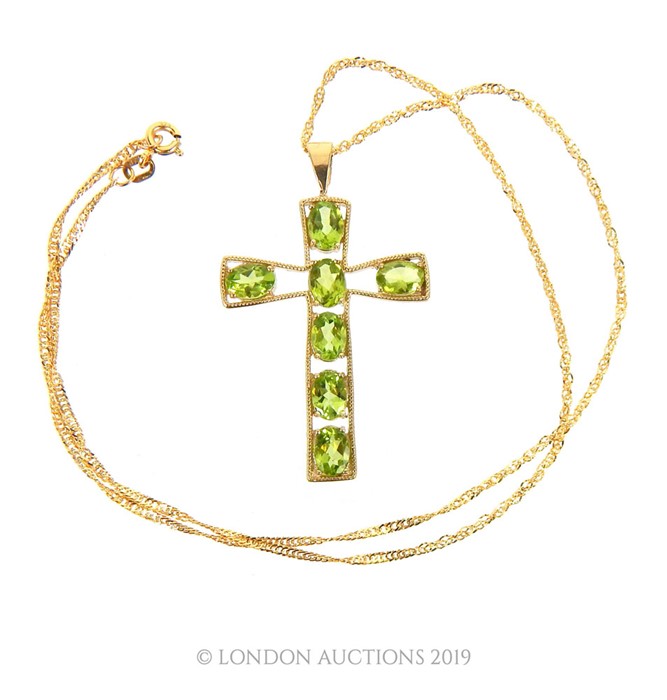 A Large Vintage 9 Carat Gold Cross Pendant. - Image 2 of 3