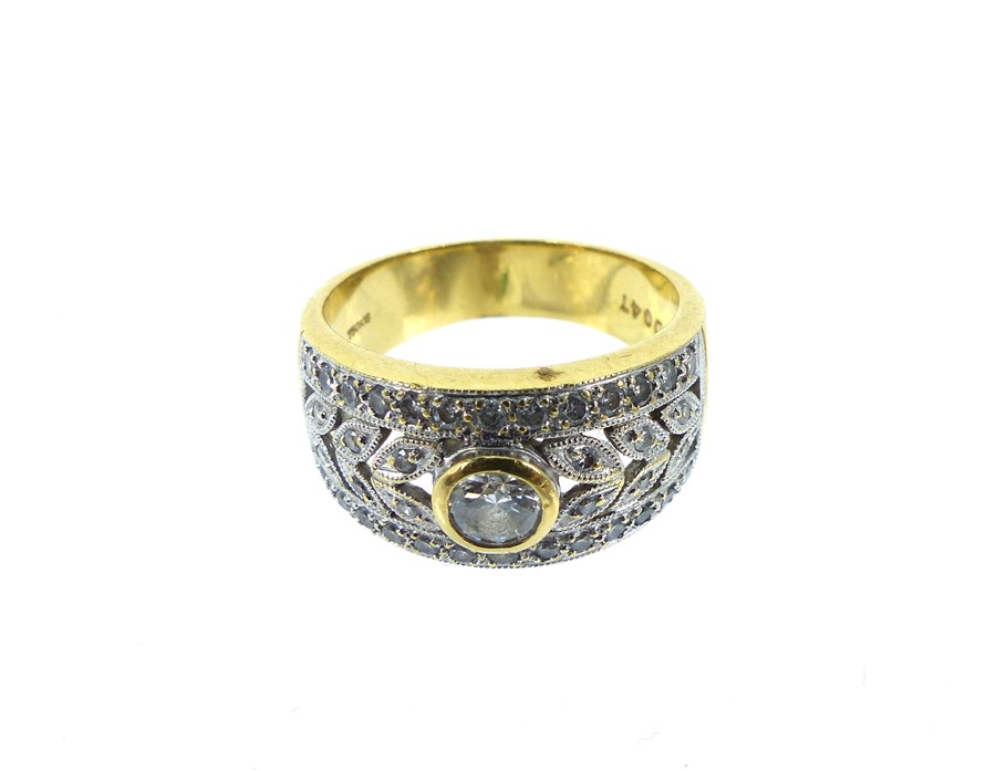 A Large Thick Banded 18ct Gold And Diamond Ring - Image 2 of 2