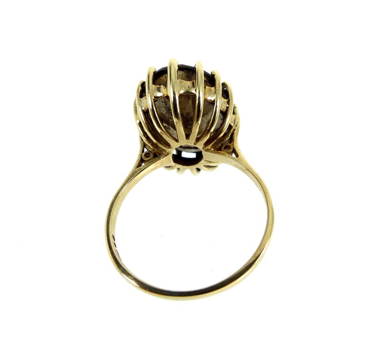 A Vintage 9 Carat Gold Ring. - Image 2 of 2