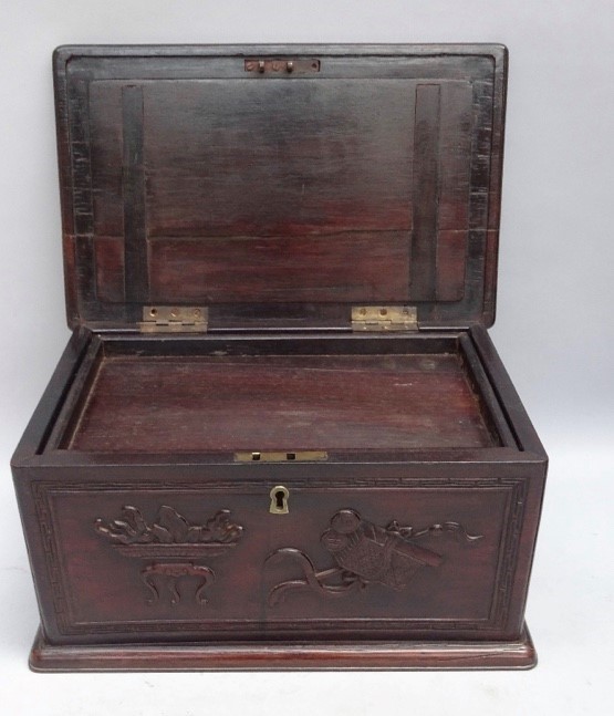 AN 18TH CENTURY CHINESE CARVED ZITAN SCHOLARS BOX. - Image 5 of 6