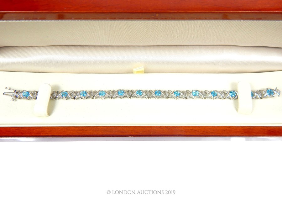 A 10 carat White Gold Tennis Bracelet. - Image 3 of 3