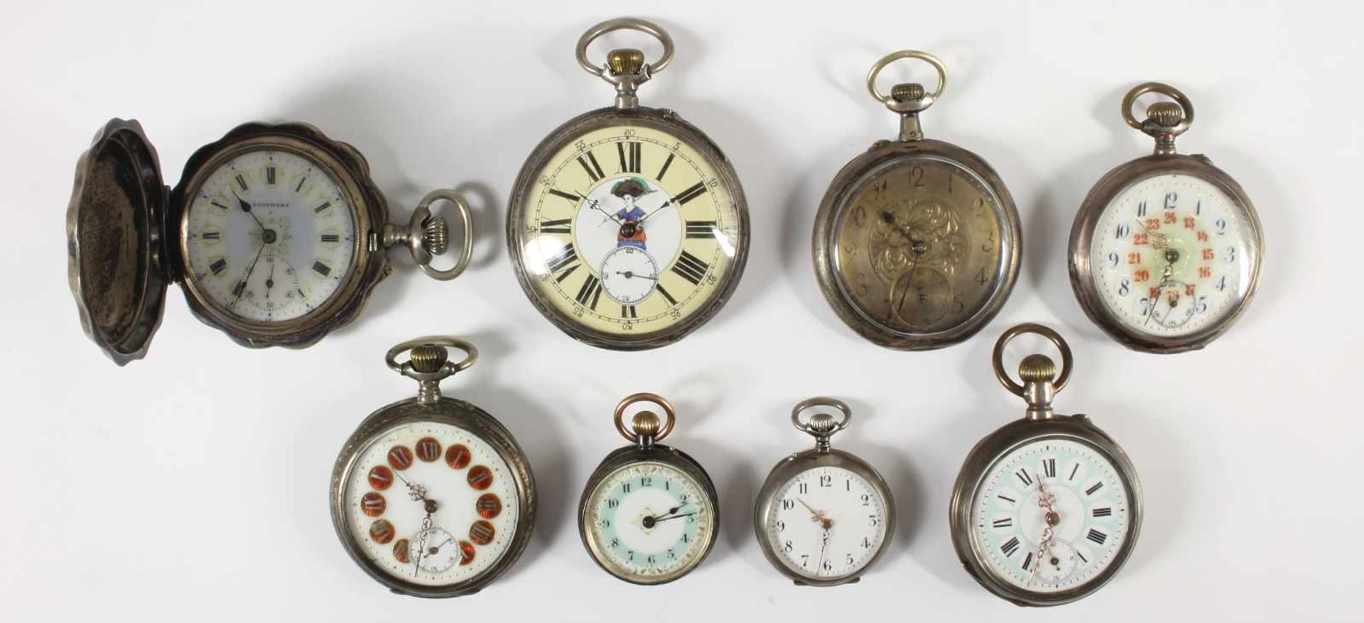 Lot Taschenuhren: um 1900/15, vorwiegend Emaille-Zifferblätter, D = 32,5 - 53,5 mm, Uhren laufen !
