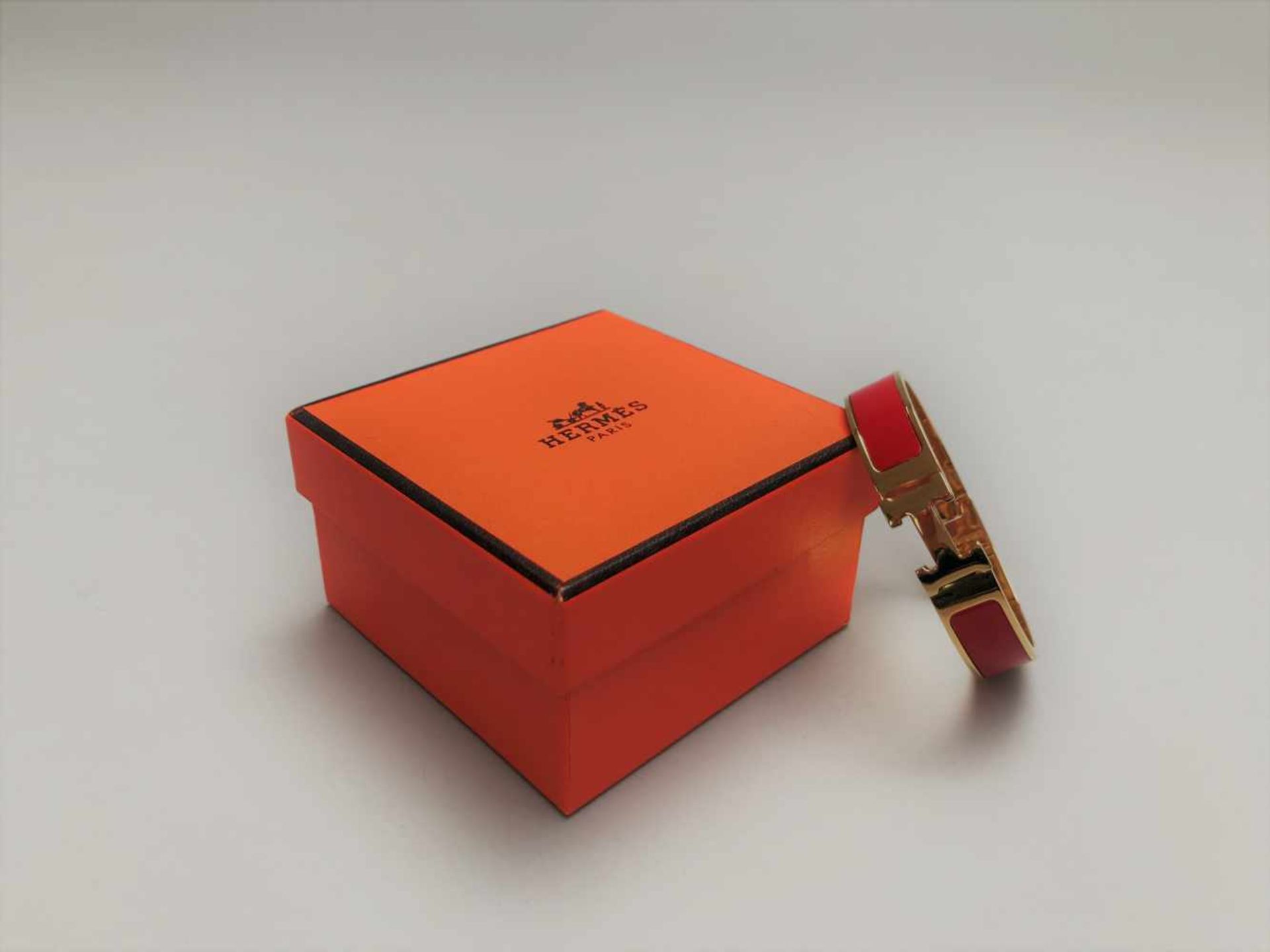 HERMES PARISBRACELET Clic H en métal doré et laque rouge, PM, poignée .Approx. 15,5 cm. - Bild 3 aus 3