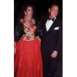 Rose HARTMAN (Née en 1937) - NATI ABASCAL, THE DUCHESS OF FERIA, WITH OSCAR DE LA [...]