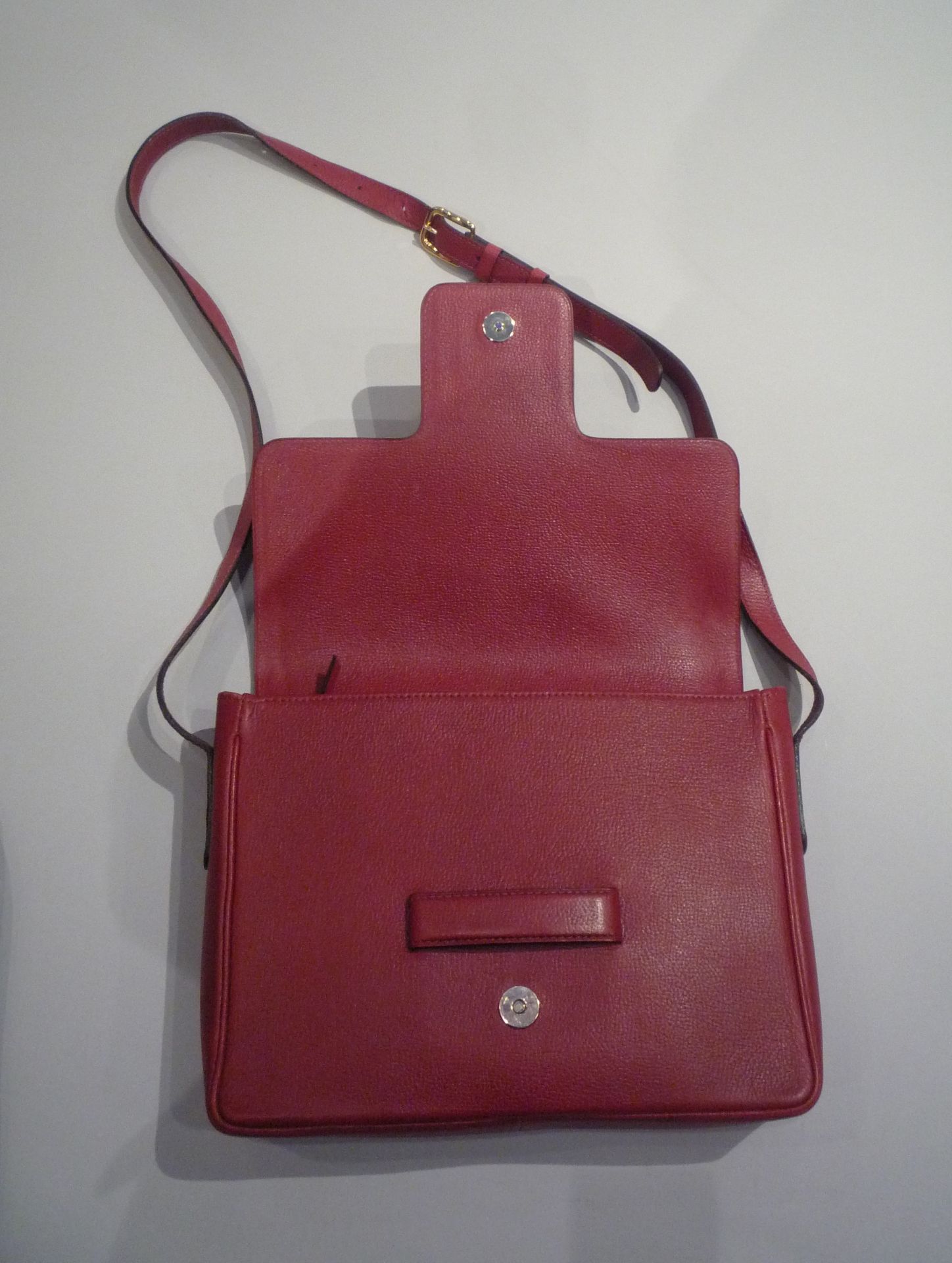 CHRISTIAN DIOR - SAC vintage rectangulaire à bandoulière en cuir bordeaux. [...] - Bild 6 aus 6