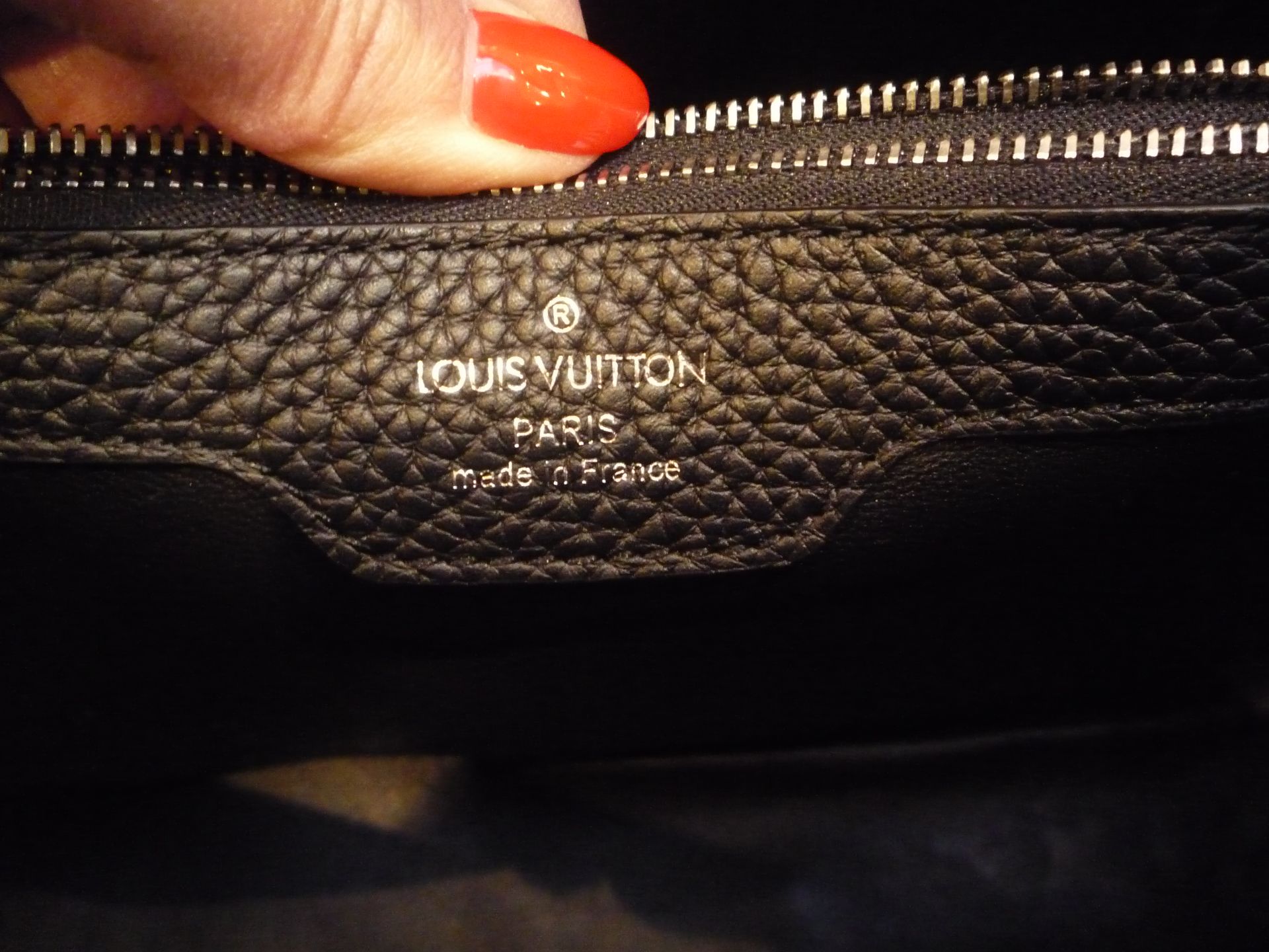 LOUIS VUITTON - SAC CAPUCINE Moyen Modèle en cuir taurillon noir et anse en python [...] - Bild 6 aus 6