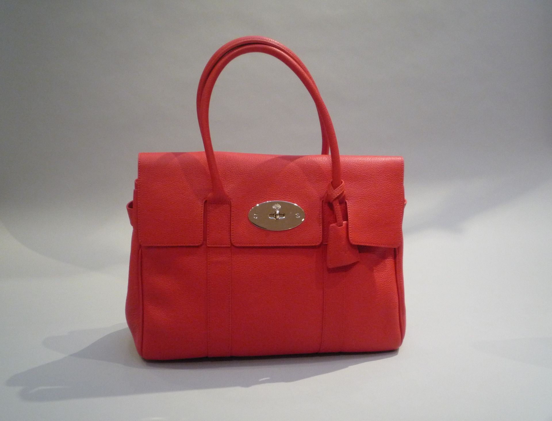 MULBERRY - SAC "HERITAGE BAYSWATER" en cuir taurillon rouge capucine. Signé. - [...] - Bild 2 aus 5