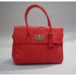 MULBERRY - SAC "HERITAGE BAYSWATER" en cuir taurillon rouge capucine. Signé. - [...]