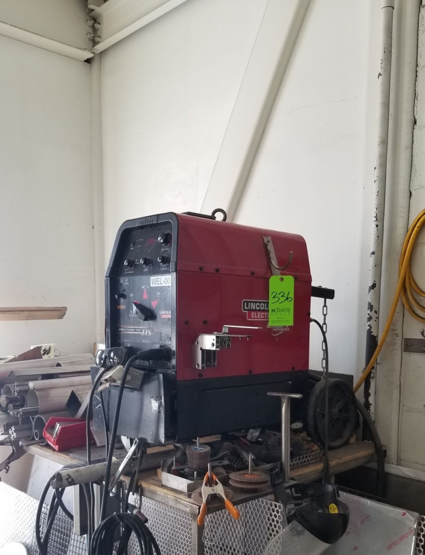 LINCOLN ELECTRIC Precision TIG225 Welder