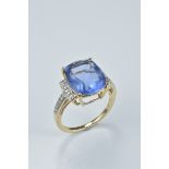 10ct gold ring with topaz stone. Size N