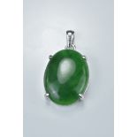 18ct white gold pendant with jadeite.