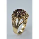 9ct gold ring with garnet stone. Size O