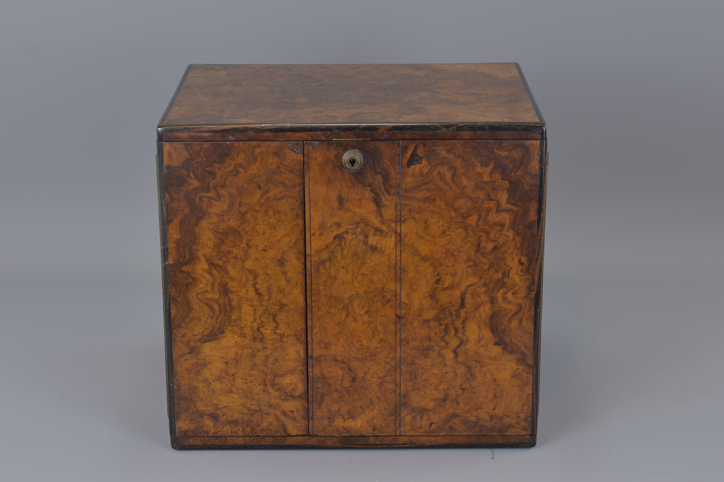 An English 19th century burr wallnut humidor. (Loc - Image 3 of 4