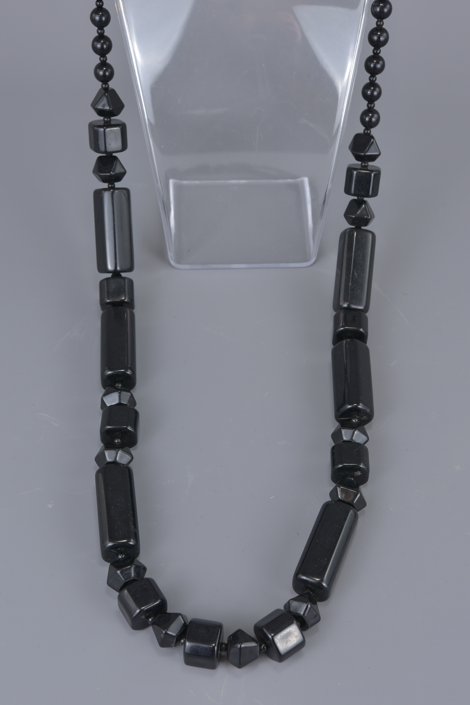 A 20th century Art Deco style black jet necklace. - Image 2 of 2