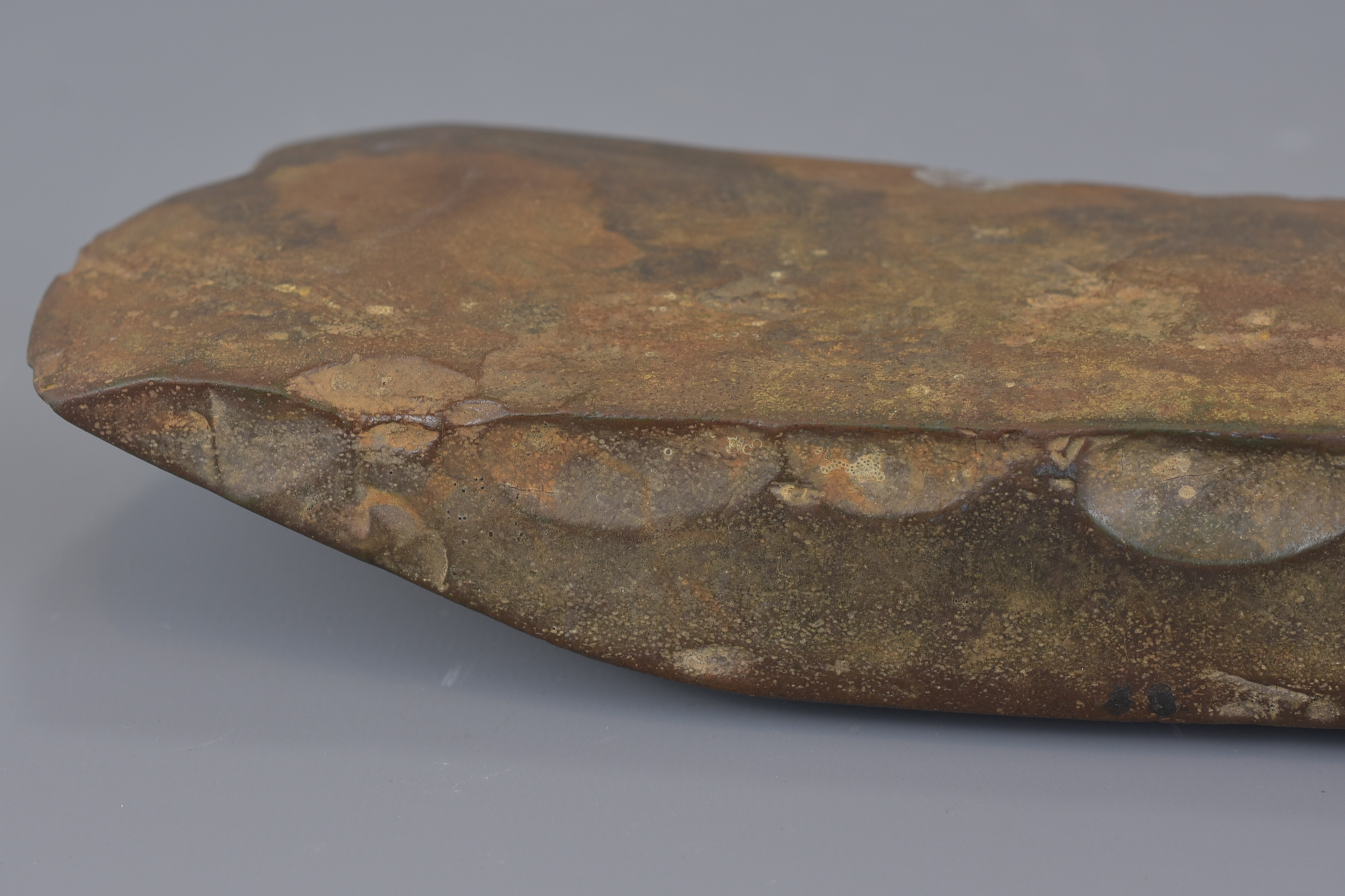 A large Southeast Asian Neolithic Stone Axe. 8x25cm - Image 6 of 6