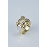 A 14K gentleman's gold baguette diamond cluster ring. Size S.