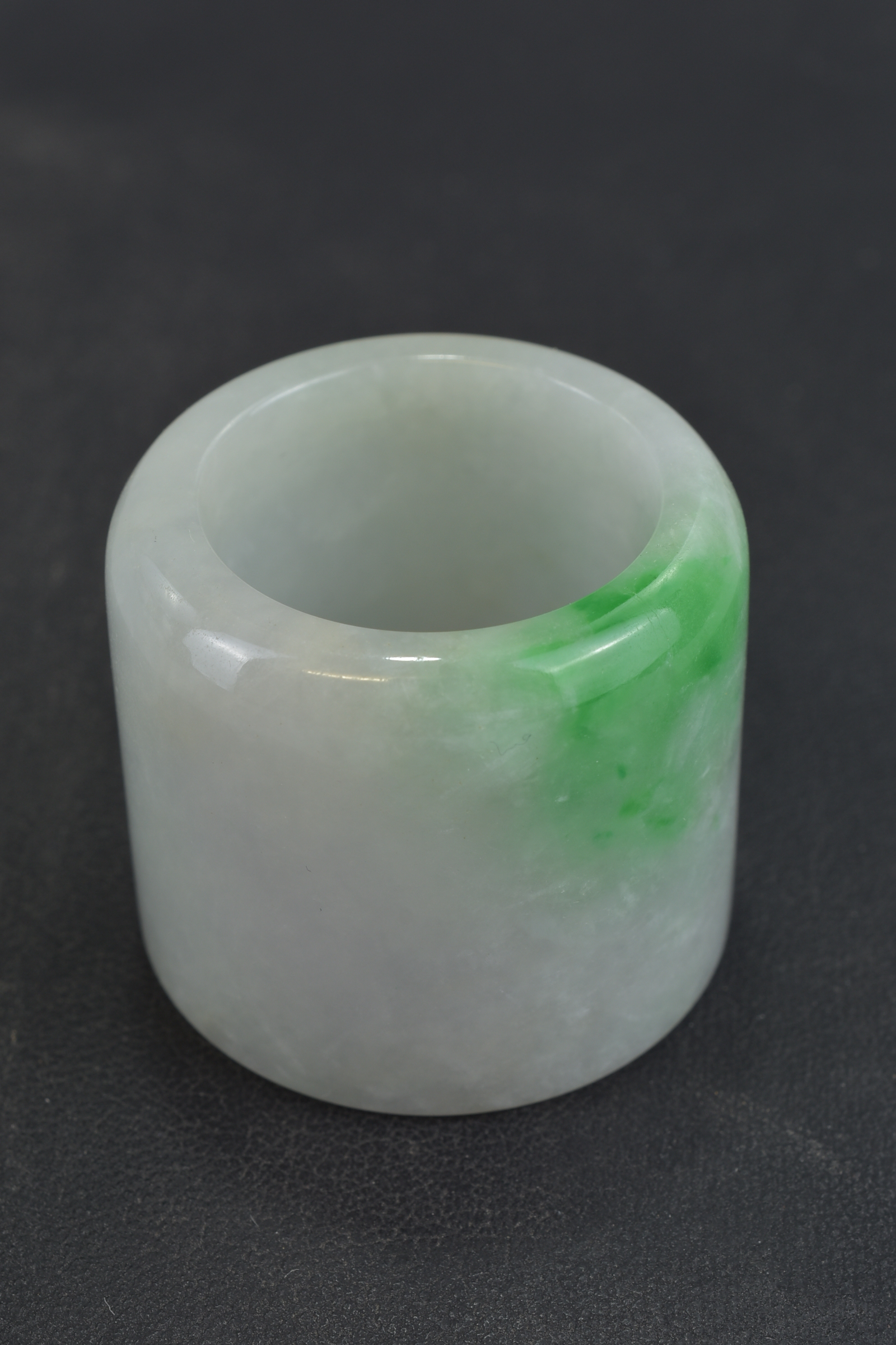 A Chinese jadeite archers ring. 3cm x 3.2cm - Image 3 of 6