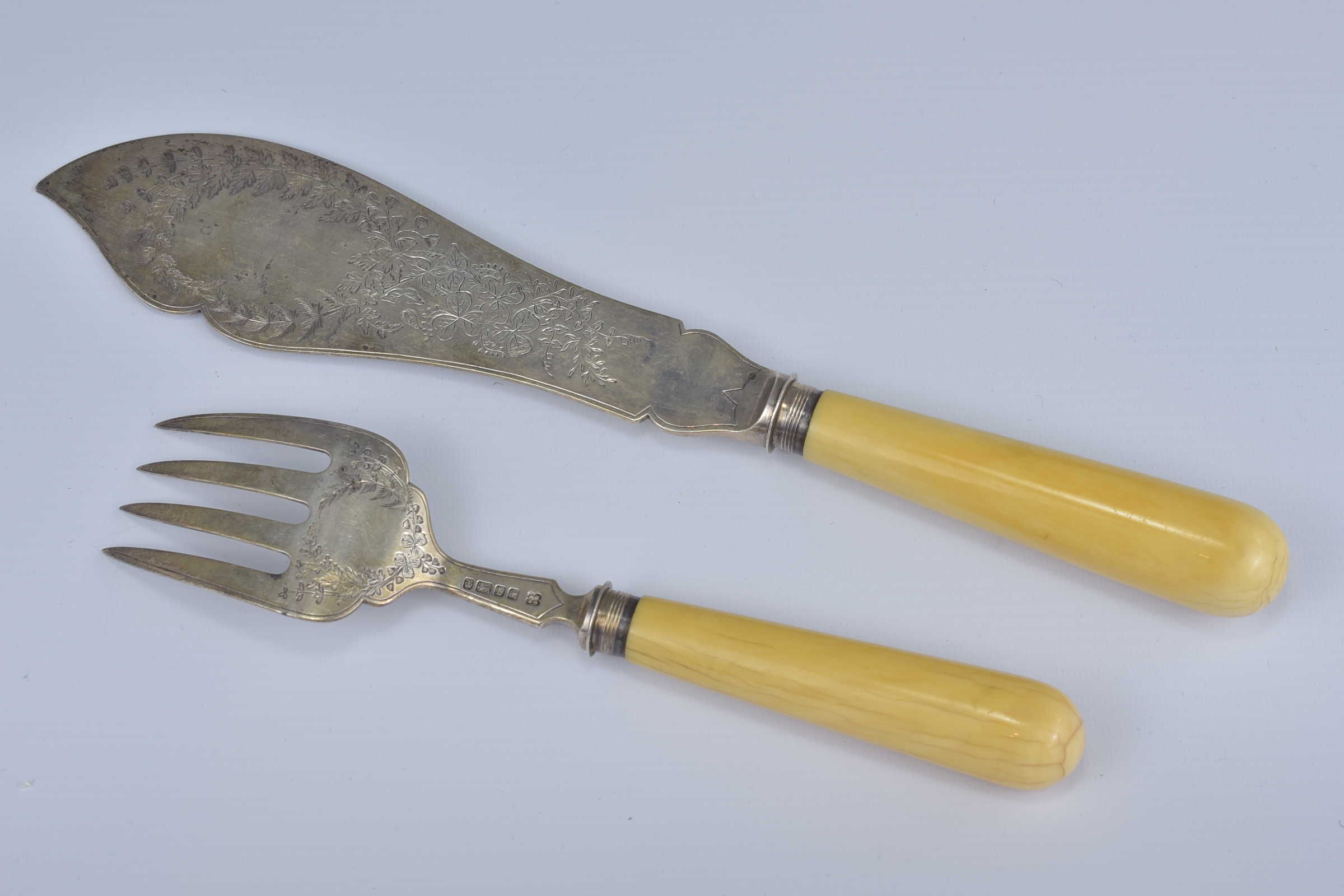 A Pair of Silver and Ivory Fish Servers. 23.5cm, 31cm (2) - Image 2 of 2