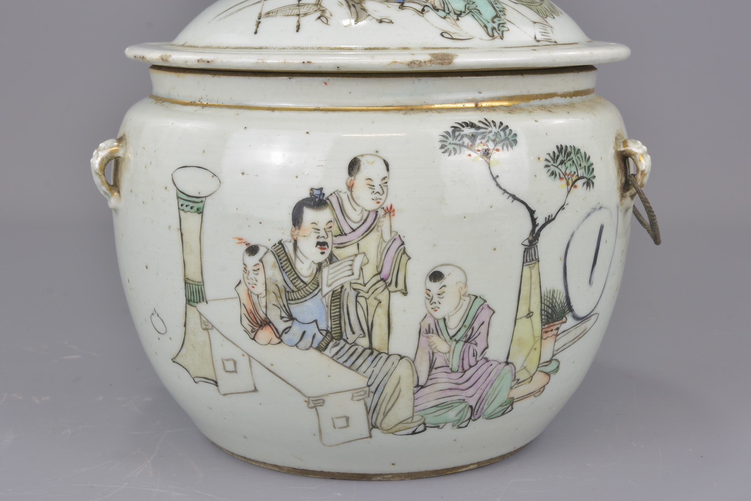 A Chinese Republican period famille rose porcelain pot and cover. 20cm x 21cm - Image 2 of 9