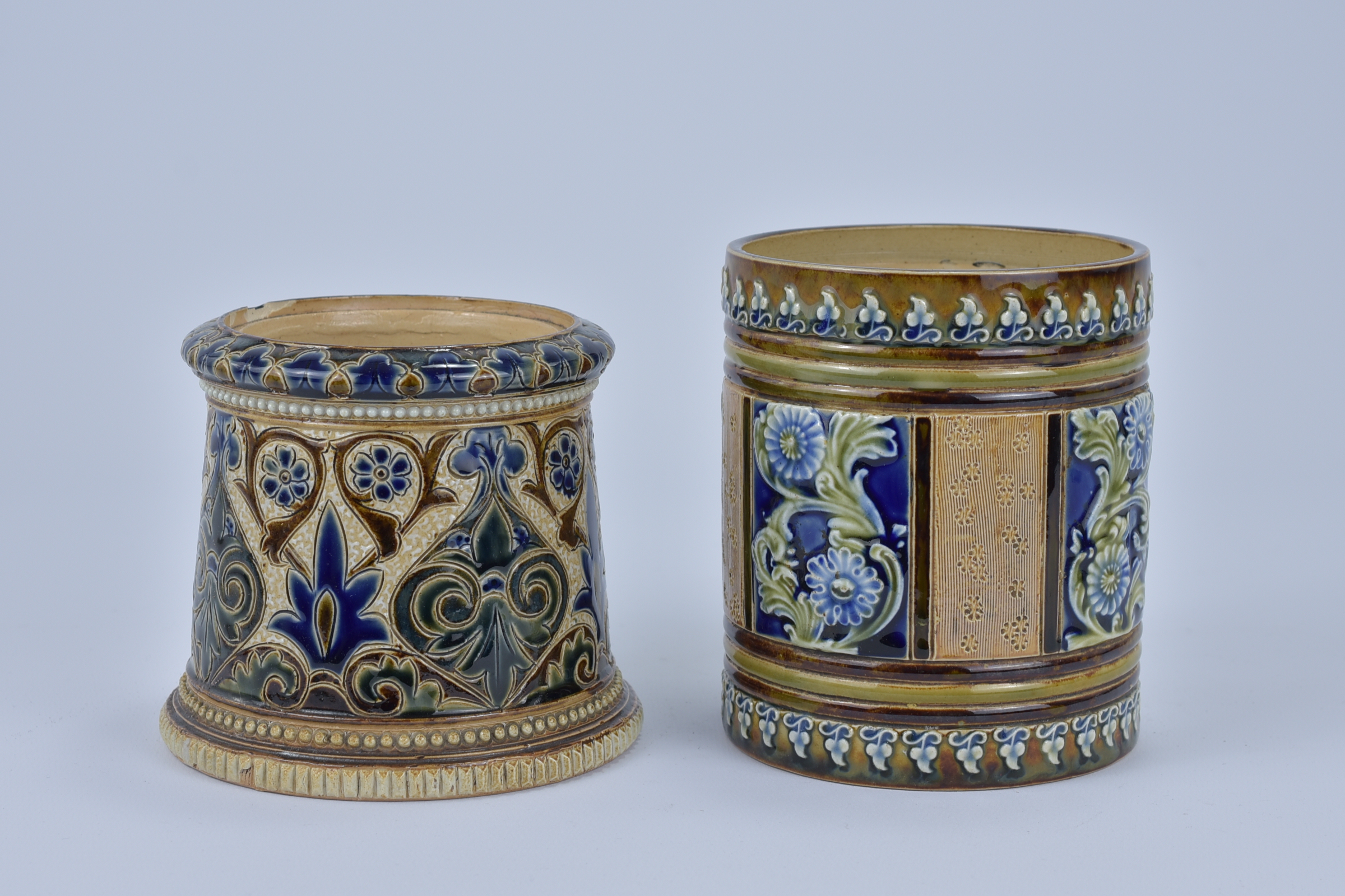 Two Royal Doulton Tobacco Jars no covers. 10.5cm tall x 10.5cm diameter, 12.1cm tall x 10.4cm diamet - Image 2 of 4