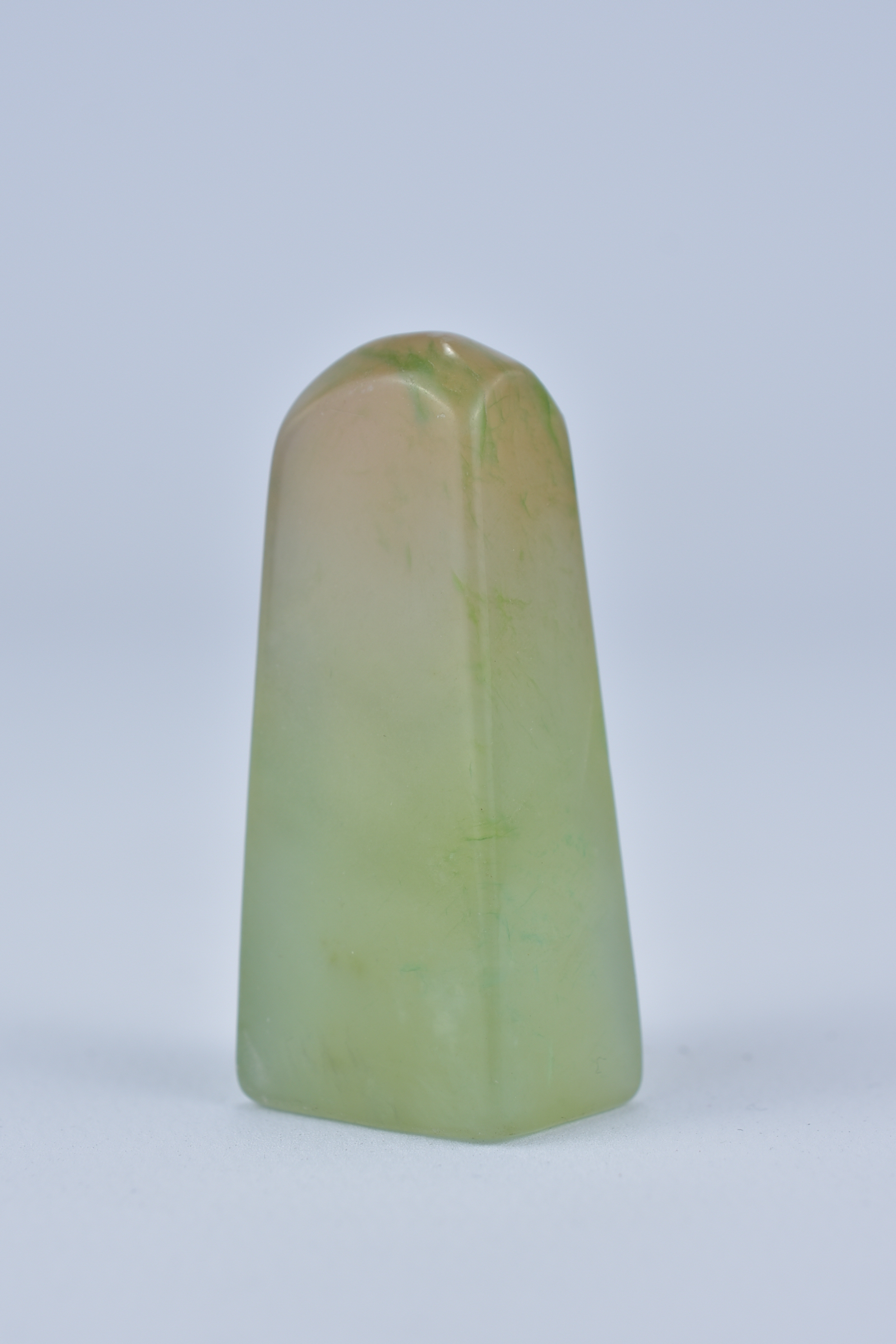 A Chinese pale green and yellow Jadeite Seal uncarved. 4.8cm x 2cm - Image 2 of 4