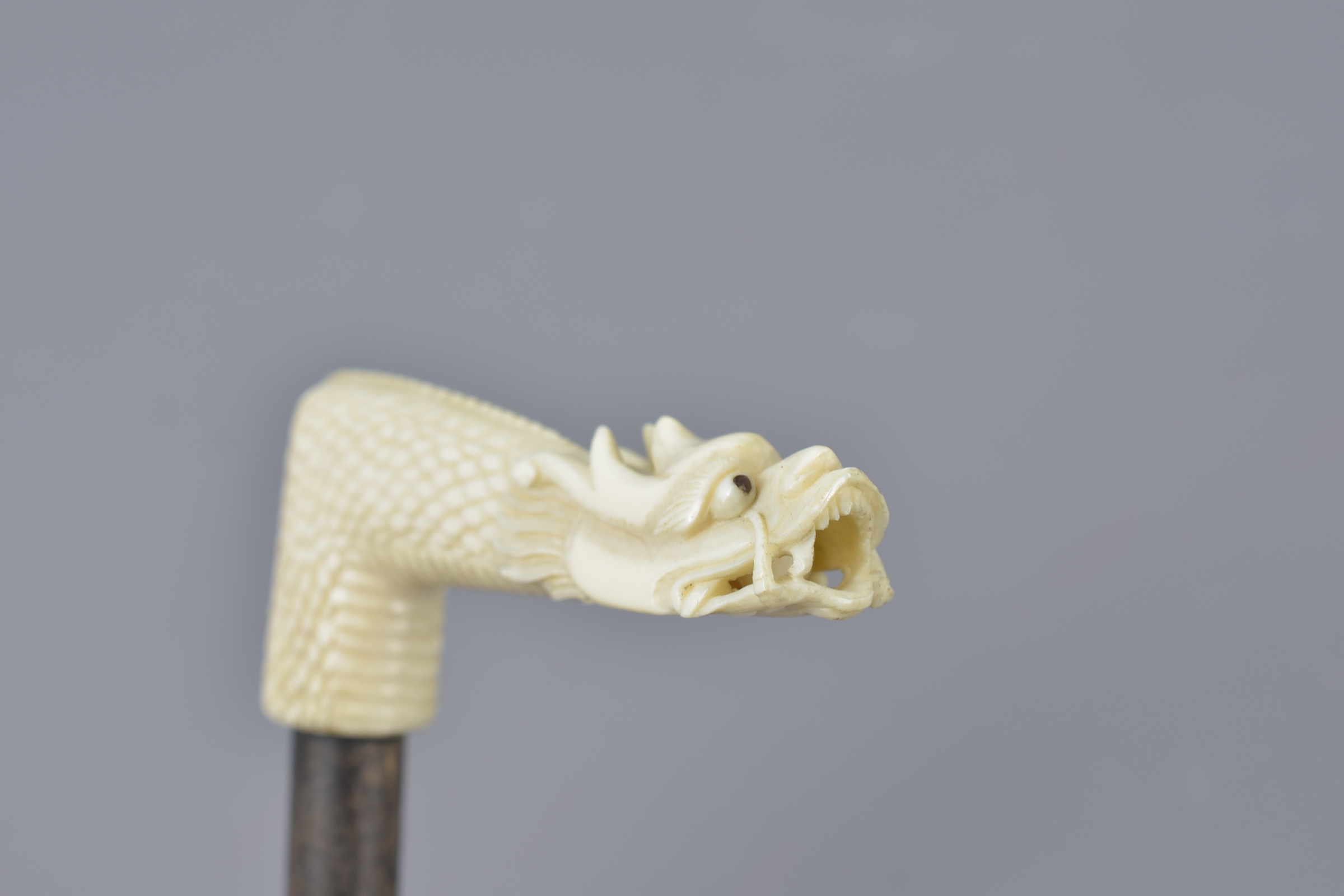 A Chinese Jade turtle string bracelet together with cared ivory parasol handle in the form of a drag - Image 4 of 5