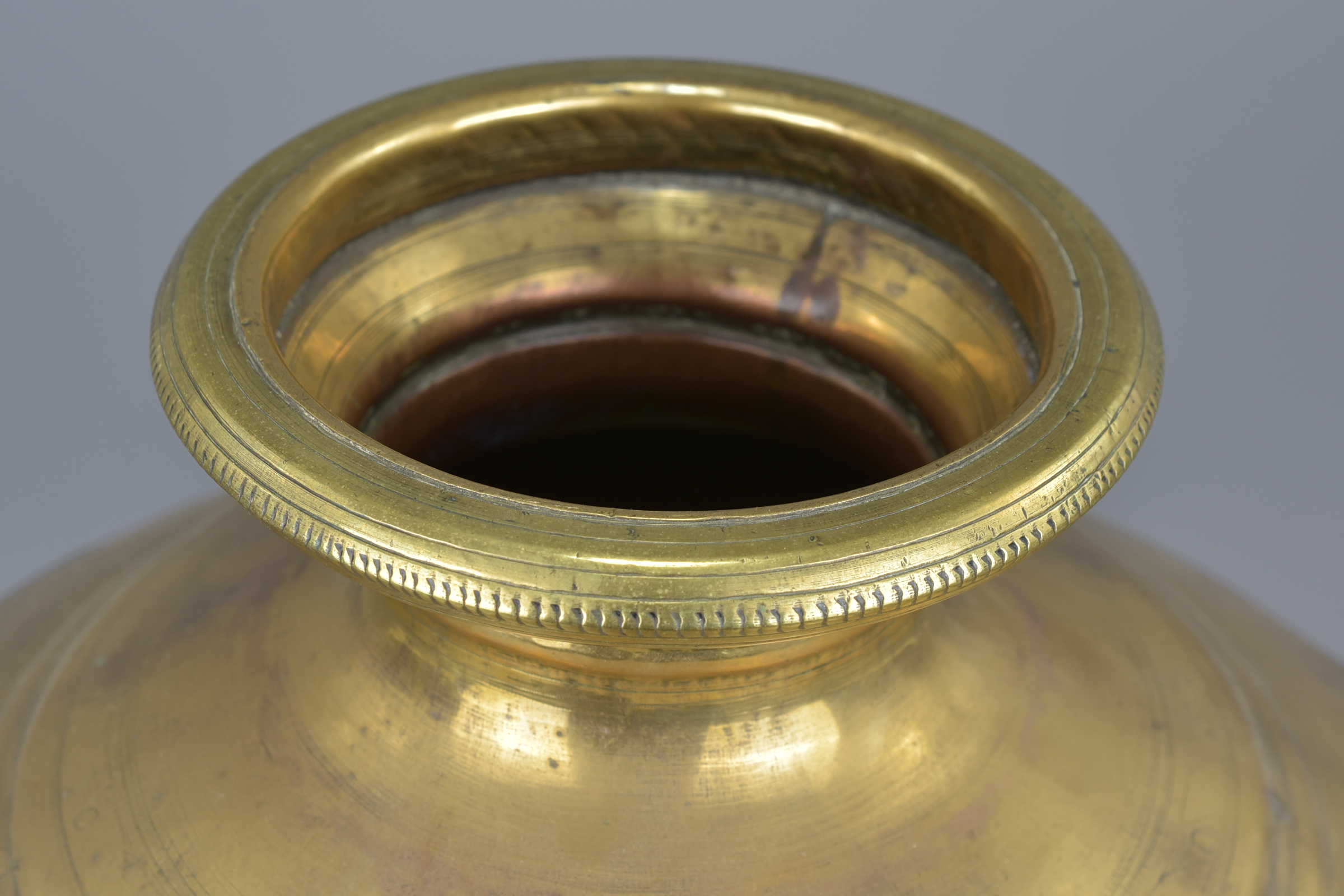 A large Indian polished bronze water vessel. - Image 4 of 5