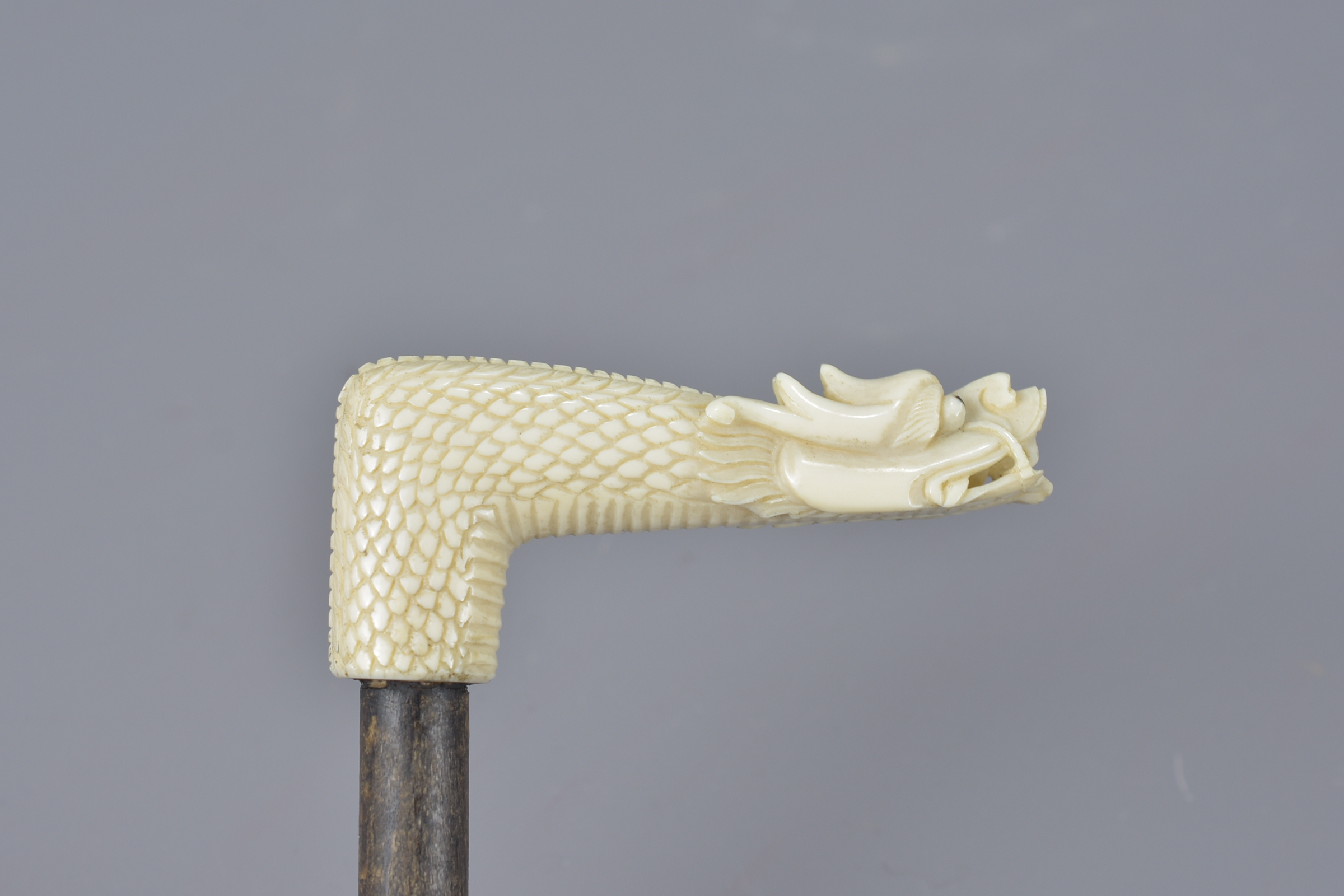 A Chinese Jade turtle string bracelet together with cared ivory parasol handle in the form of a drag - Image 2 of 5