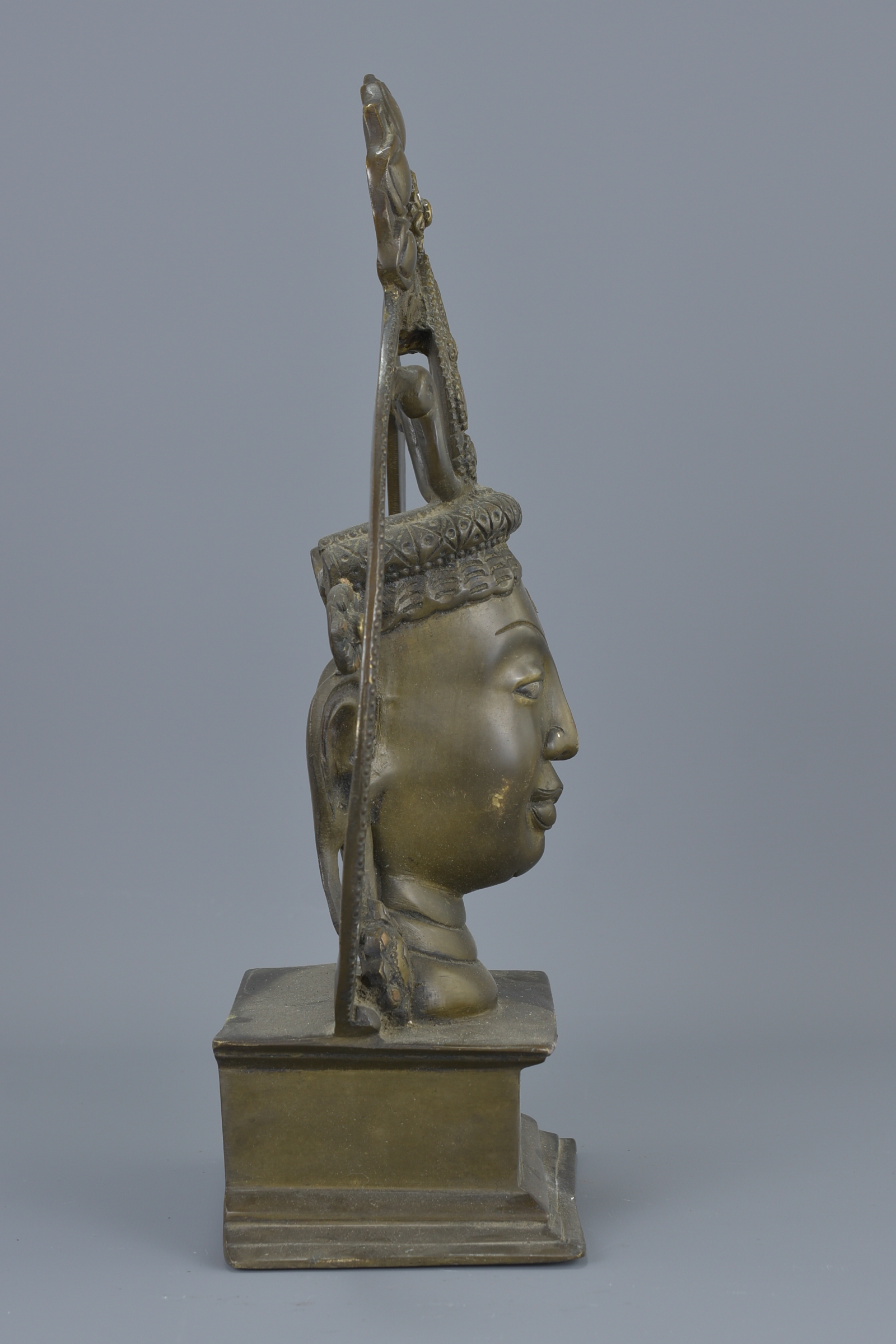 An Eastern bronze figure on stand. 37Cm tall - Image 4 of 4