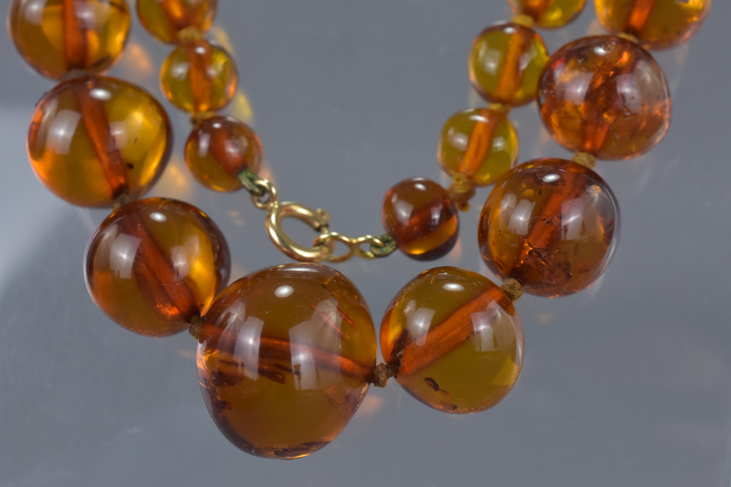 Baltic Clear Amber Bead Necklace containing 63 Graduating Beads, approx. 50 grams - Image 3 of 3