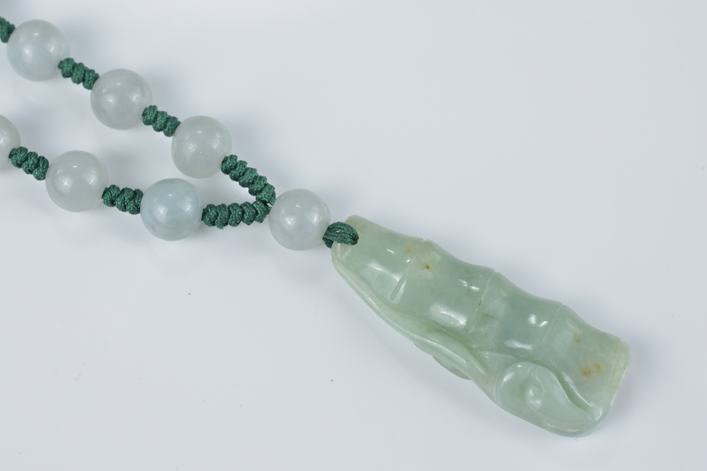 String of Thirty Seven Jade Beads - Image 4 of 4