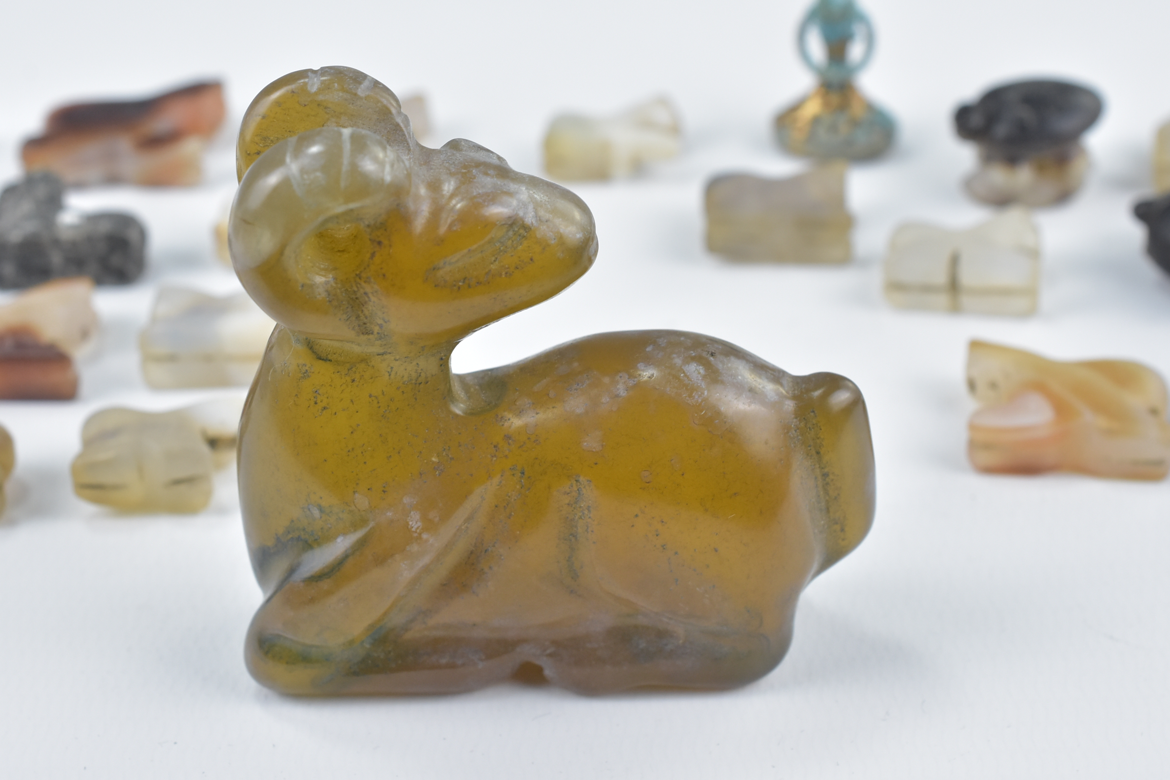 Collection of Twenty One Carved Agate Animals - Image 4 of 5