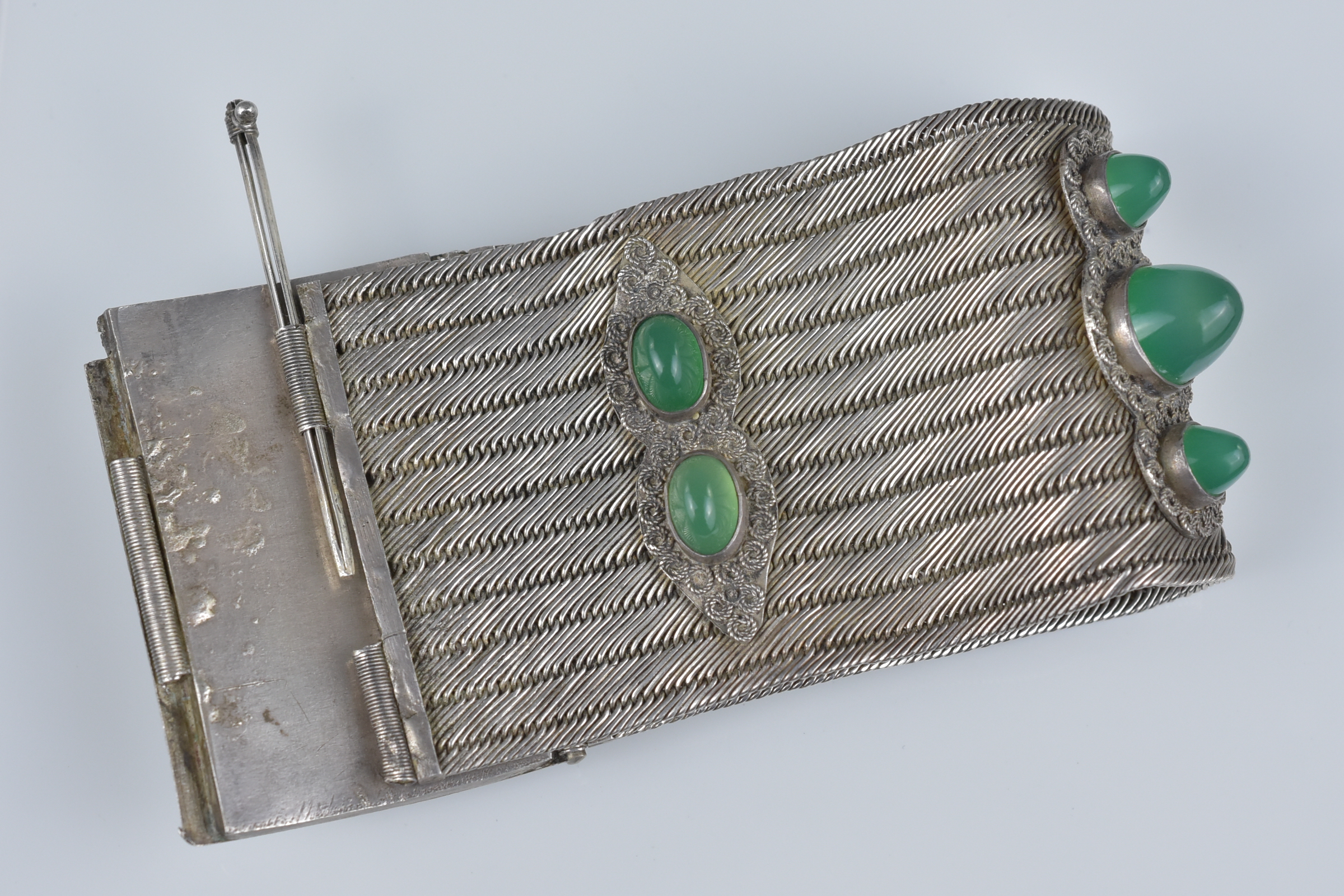 An antique silver metal and chrysoprase cuff bracelet - Image 4 of 5