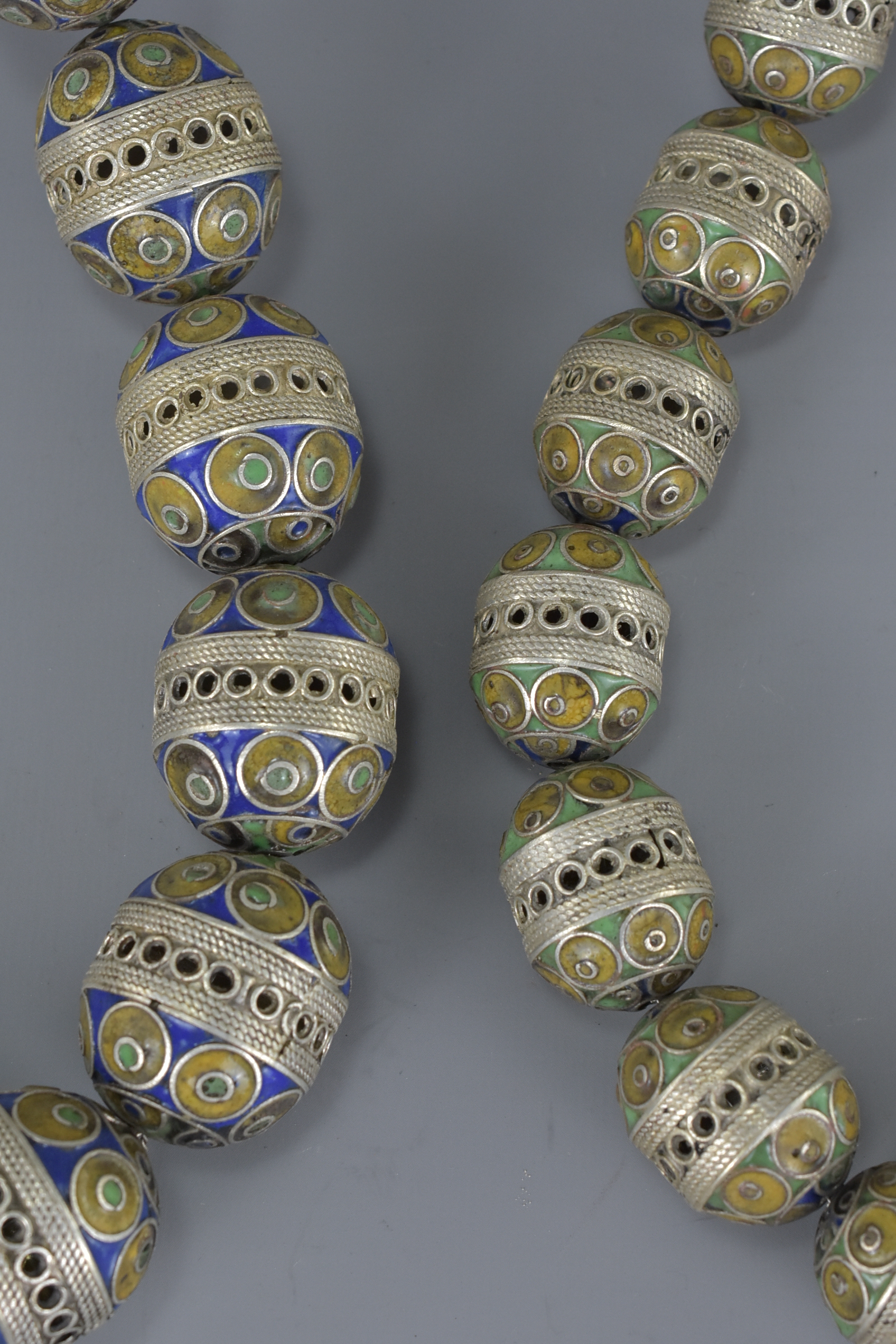 Two groups of Moroccan Berber enamel beads - Image 4 of 6