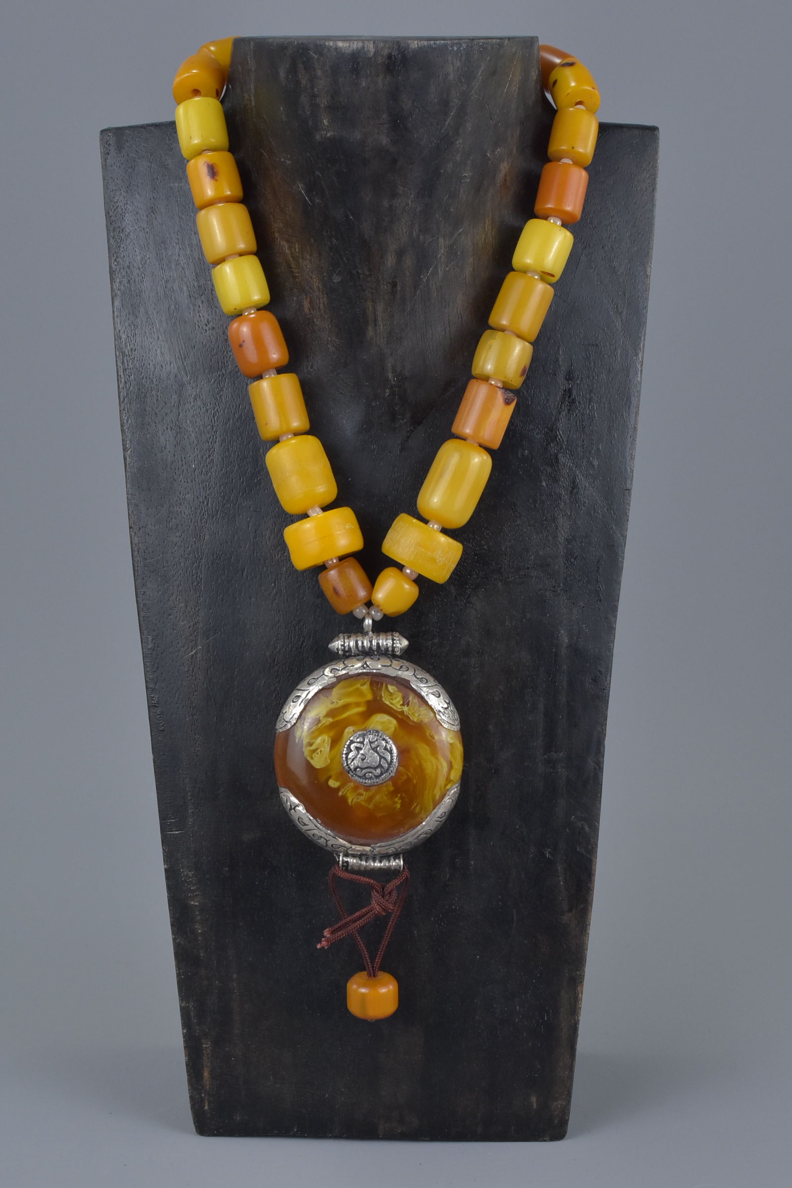 Necklace of Twenty Six Cylindrical Amber Beads - Image 4 of 4