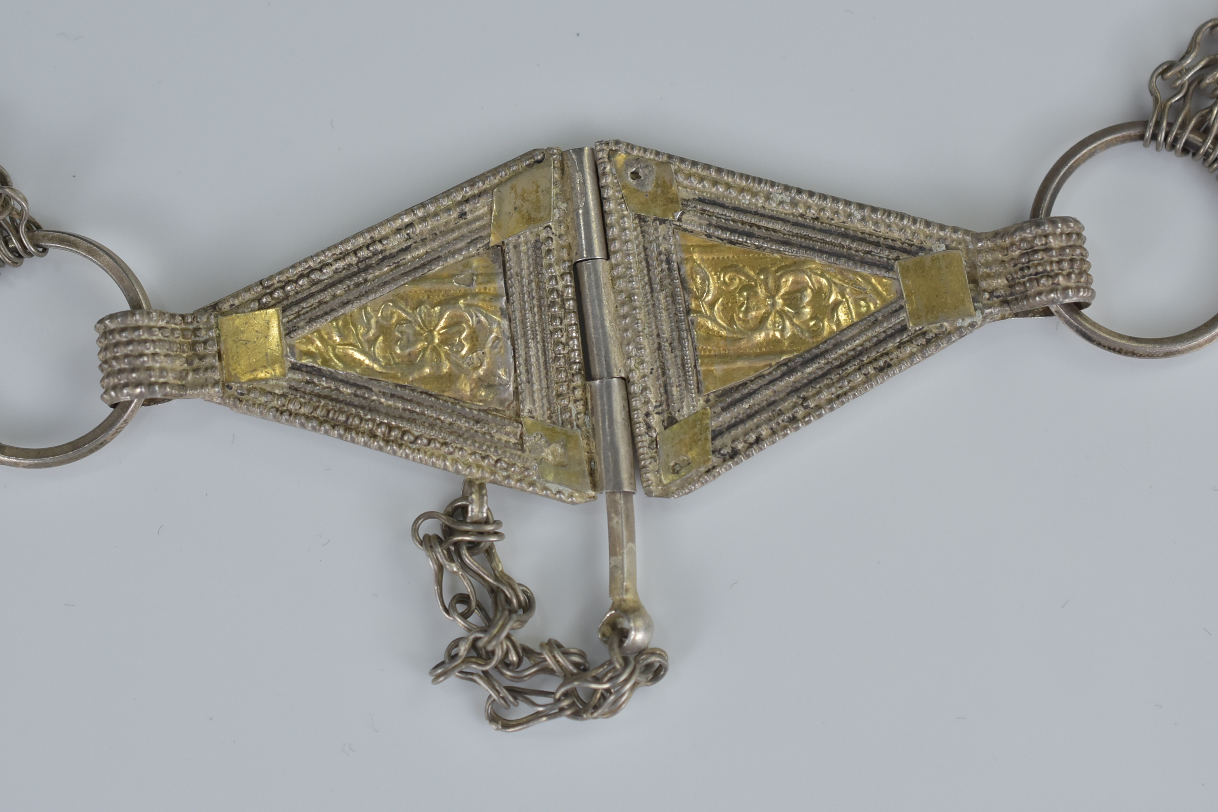 Middle Eastern White and Gilt Metal Belt - Image 2 of 5