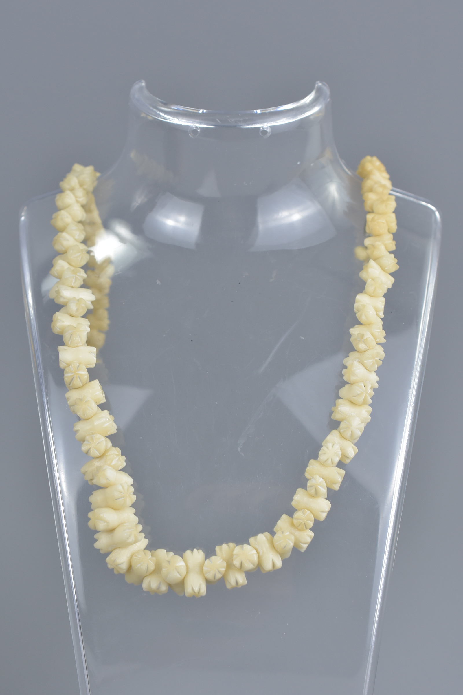 Three Strand Coral Bead Necklace - Image 3 of 7
