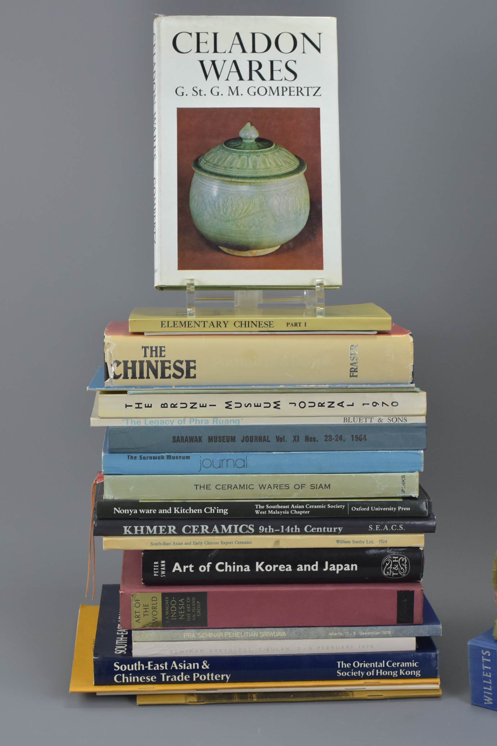 A group of approx. thirty-six reference books of mainly Oriental ceramics and pottery. - Image 2 of 3