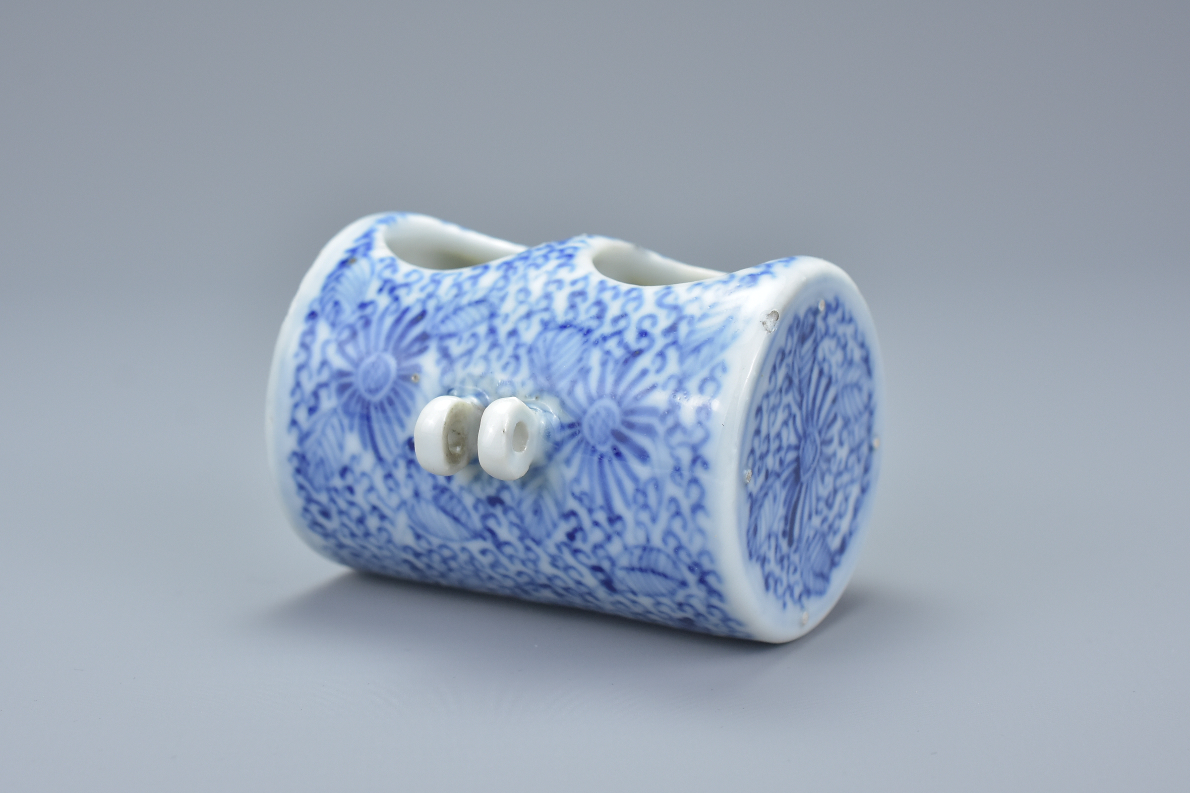 Chinese Early 19th century Blue and White Porcelain Double Bird Feeder, 6.5cms long - Image 3 of 5