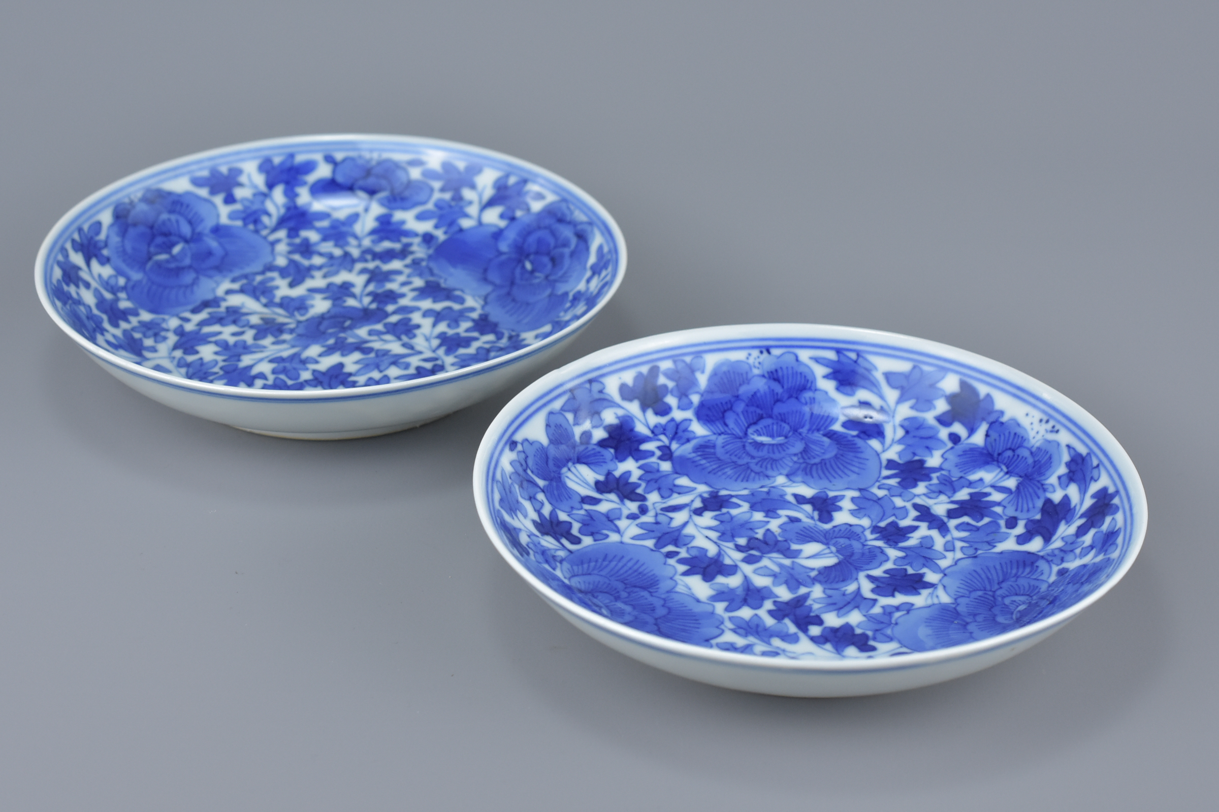 Pair of 19th century Chinese Porcelain Blue and White Saucers with four character hallmark and Wooll - Image 2 of 7