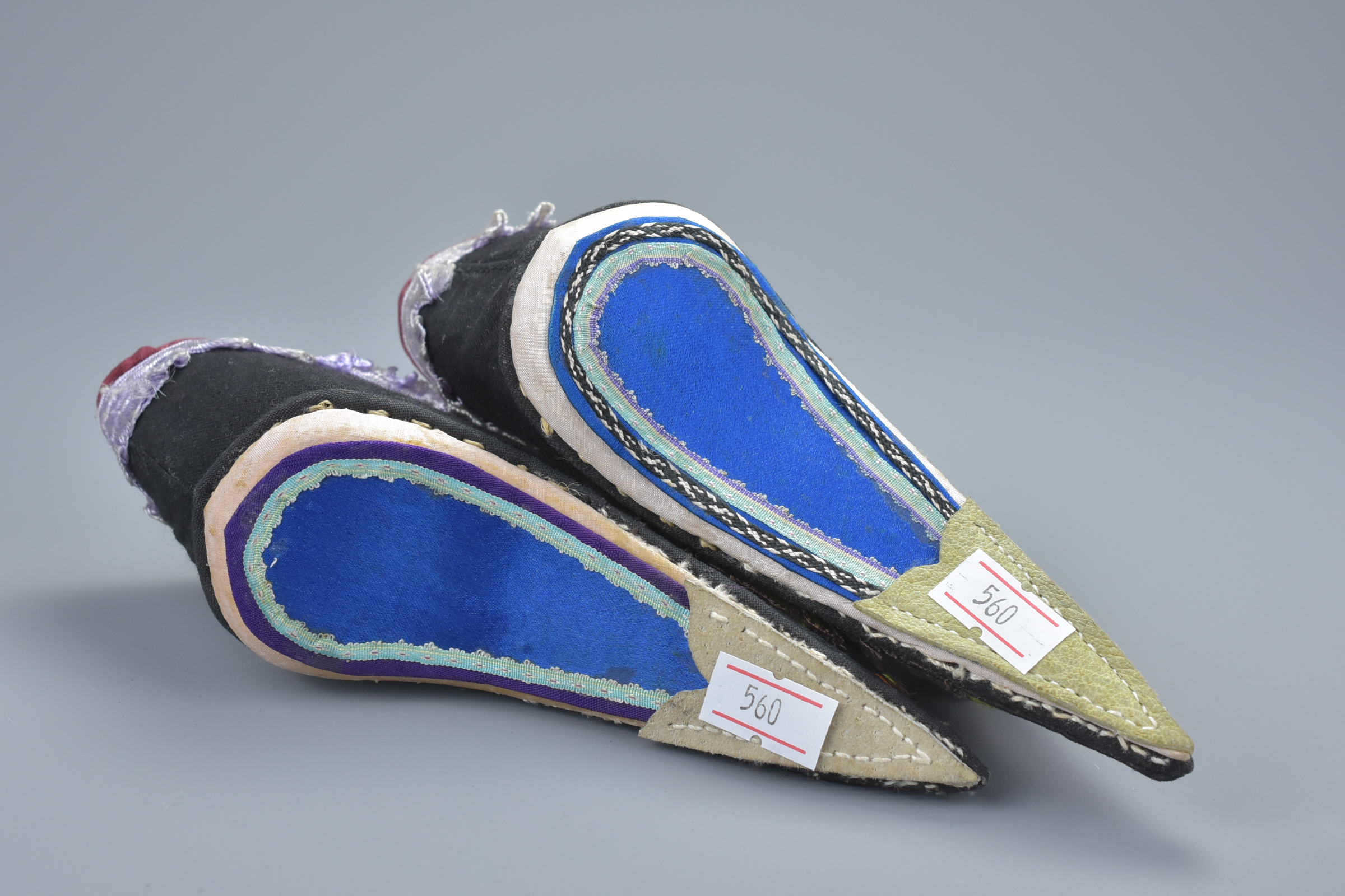 Two Pairs of Chinese early 20th century Embroidered Banded feet Shoes 16cms long (2) - Image 6 of 7